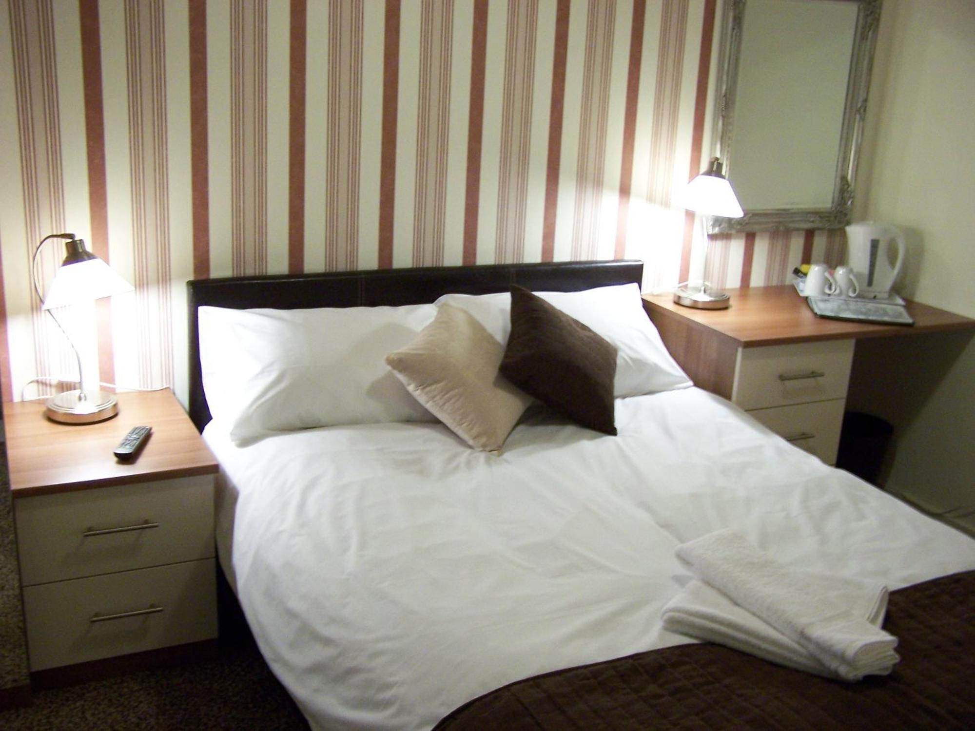 The White Swan Hotel มาร์เก็ตเรเซน ภายนอก รูปภาพ